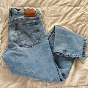 Levi’s Light Wash Wedgie Straight Denim Buttonfly Jeans Womens Size 28
